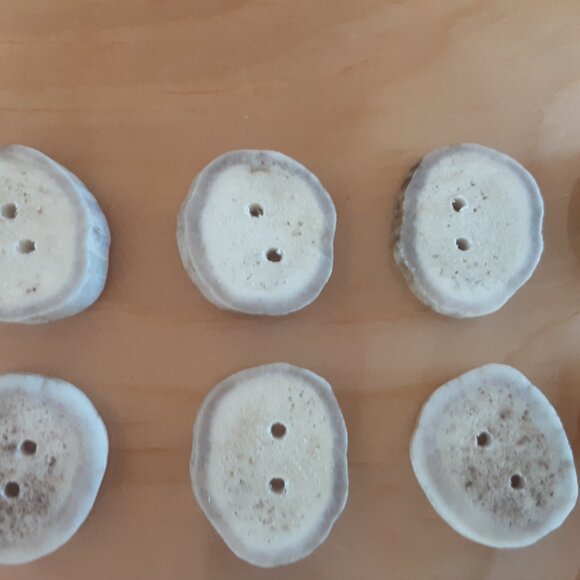Set Of 10 Handcrafted Authentic Mule Deer Antler Buttons - Picture 3 of 3